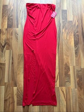 Heart Hips Woman’s Bold Red Strapless Maxi Size L NWT